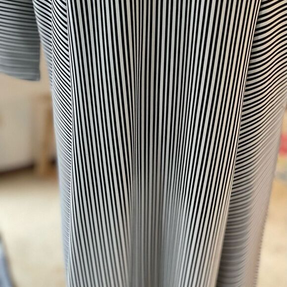 NWT STRIPED VARIOUS WAYS FLATTERING ON EVERYONE DRESS PAST KNEES 1X FITS LIKE LG - Picture 6 of 13